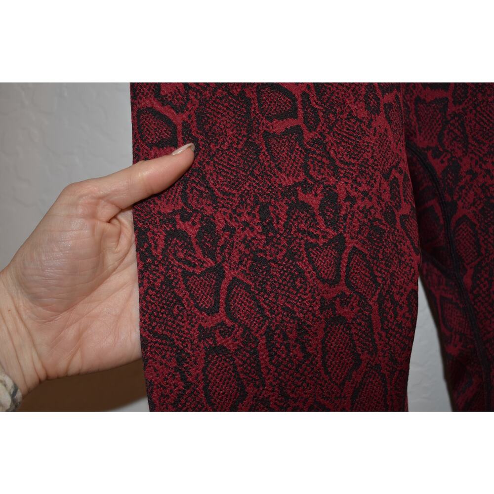 Buffbunny Maroon Snakeskin Jacquard Legging Size S - Picture 5 of 7